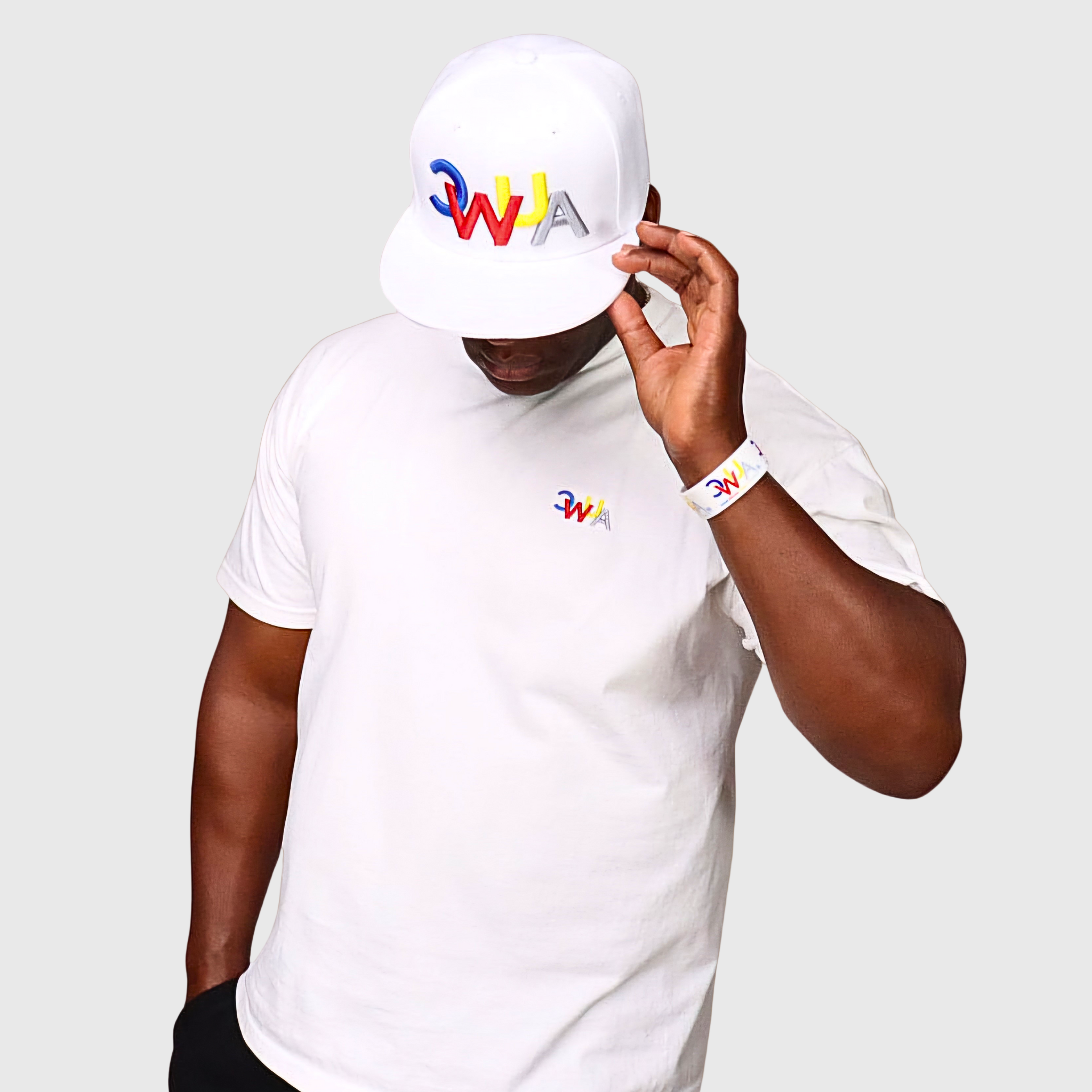 "CWUA"- SNAPBACK HAT SIGNATURE LOGO (WHITE / MULTI) 3D PUFF